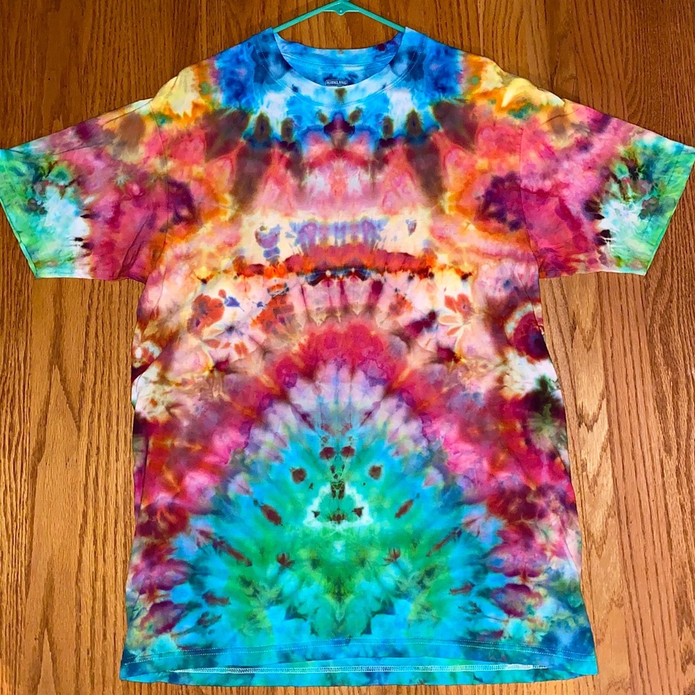 Trippy psychedelic tie dye large